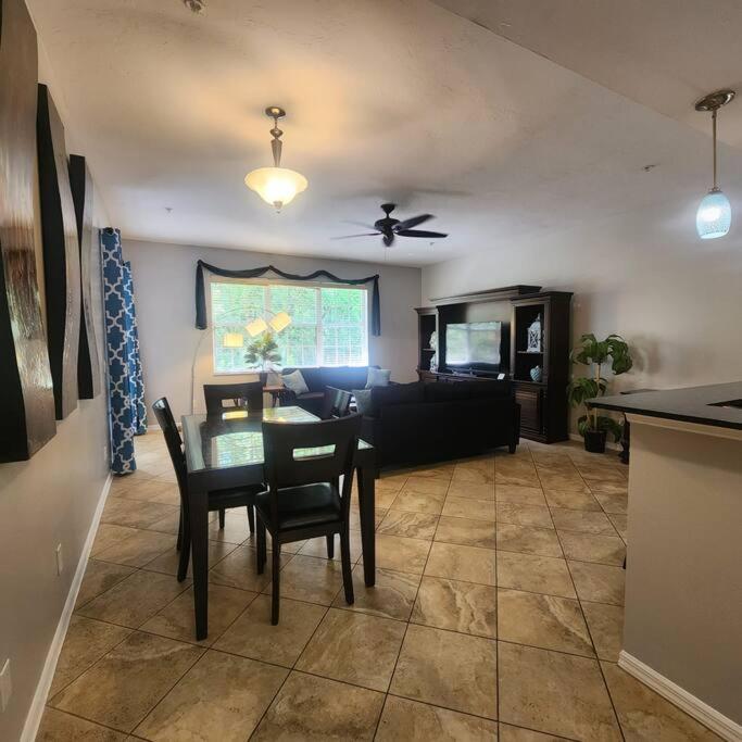 1 Bedroom , 1 Bath With Kitchen At Img 布雷登顿 外观 照片