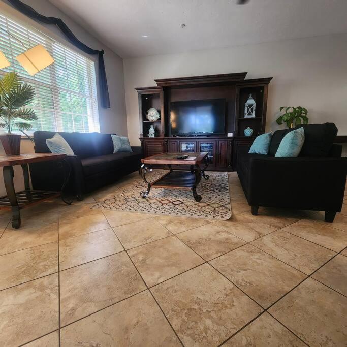 1 Bedroom , 1 Bath With Kitchen At Img 布雷登顿 外观 照片
