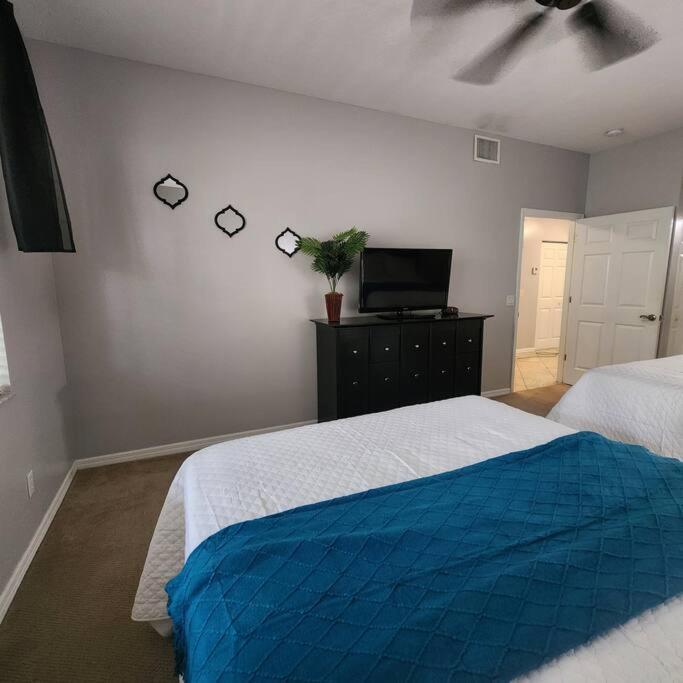 1 Bedroom , 1 Bath With Kitchen At Img 布雷登顿 外观 照片